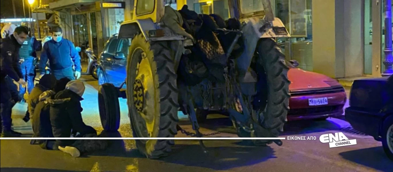 Οι Έλληνες μέσα και οι Αφγανοί «οικονομικοί πρόσφυγες» κάνουν βόλτα με κλεμμένο τρακτέρ στο κέντρο της Καβάλας! (βίντεο)